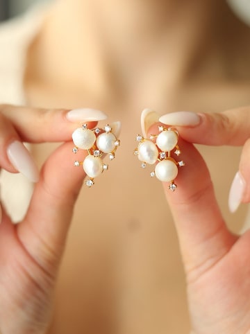 Pierres delicates Vergulde oorstekers met parels en edelstenen