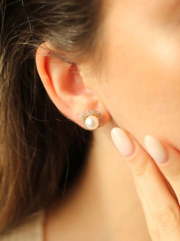 Pierres delicates Vergulde oorstekers met parels en edelstenen