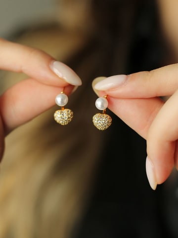 Pierres delicates Vergulde oorstekers met parels en edelstenen