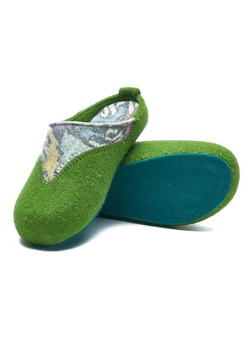 Comfortfusse Kapcie w kolorze zielonym ze wzorem