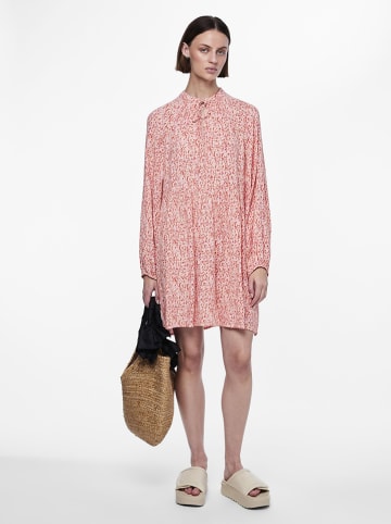 Pieces Kleid in Beige/ Rot