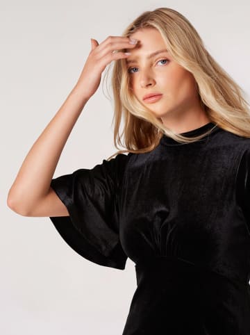 Apricot Samtkleid in Schwarz