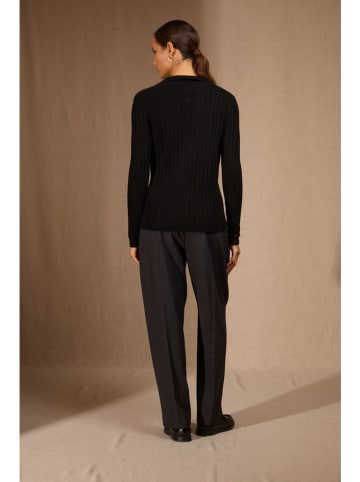 Perfect Cashmere Kaszmirowy sweter "Skamar" w kolorze czarnym