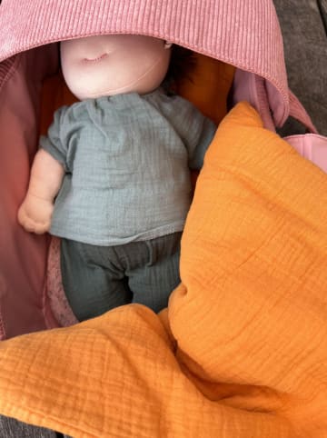 MAMAMEMO Lalka materiałowa "Victor" w kolorze szarym - 12 m+