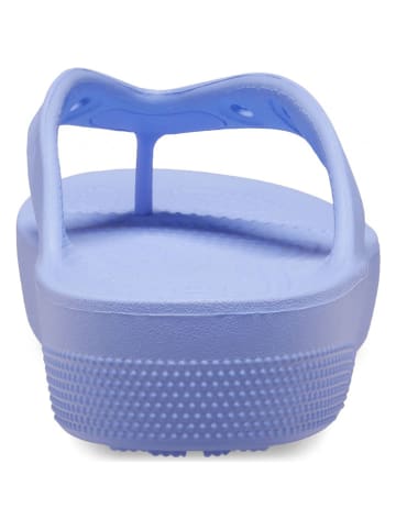 Crocs Japonki "Classic Platform" w kolorze błękitnym