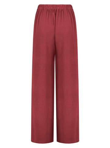 Sublevel Hose in Rot