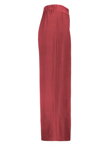 Sublevel Hose in Rot