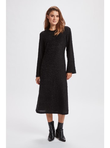 NÜMPH Sukienka w kolorze czarnym