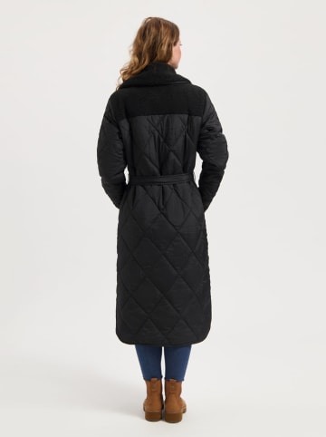 TRAVELIN' Tussenmantel zwart