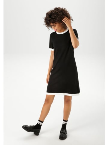 Aniston Kleid in Schwarz