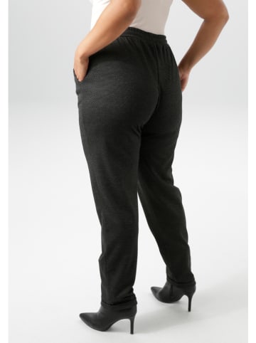 Aniston Hose in Schwarz