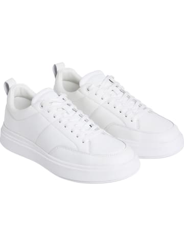 Calvin Klein Skórzane sneakersy w kolorze białym