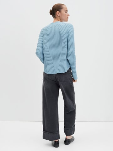 Someday Sweter w kolorze błękitnym