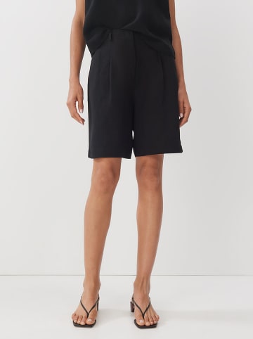 Someday Shorts in Schwarz