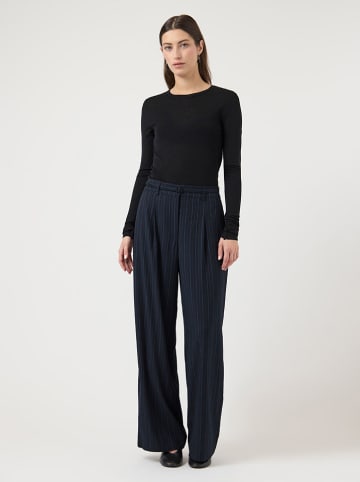 YAS Spodnie "Pimis" w kolorze granatowym