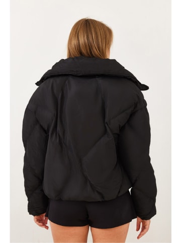 Bianco Lucci Kurtka zimowa w kolorze czarnym