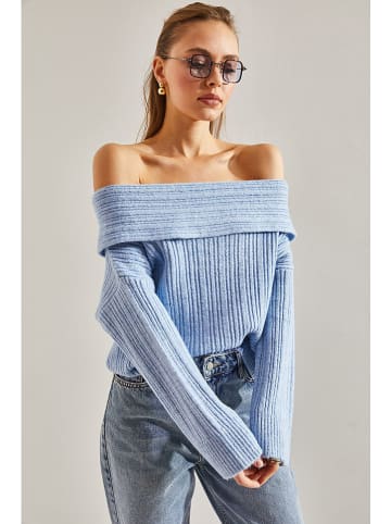 Bianco Lucci Sweter w kolorze błękitnym