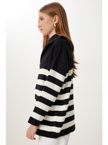 Happiness Istanbul Pullover in Weiß/ Schwarz