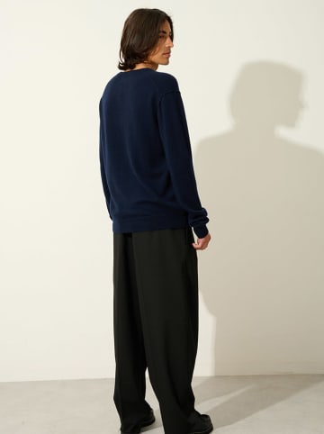 AUTHENTIC CASHMERE Kaszmirowy sweter "Timeo" w kolorze granatowym