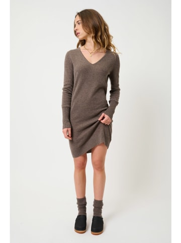 AUTHENTIC CASHMERE Kaszmirowa sukienka "Capelet" w kolorze brązowym