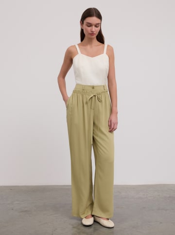 BGN Spodnie w kolorze khaki