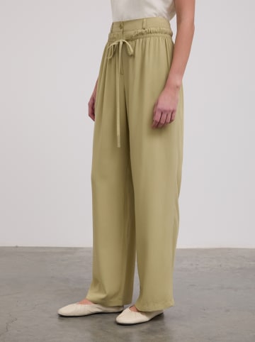 BGN Spodnie w kolorze khaki