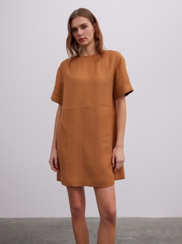 BGN Kleid in Hellbraun