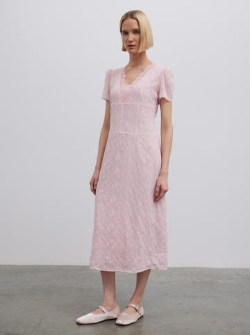 BGN Sukienka w kolorze jasnoróżowym
