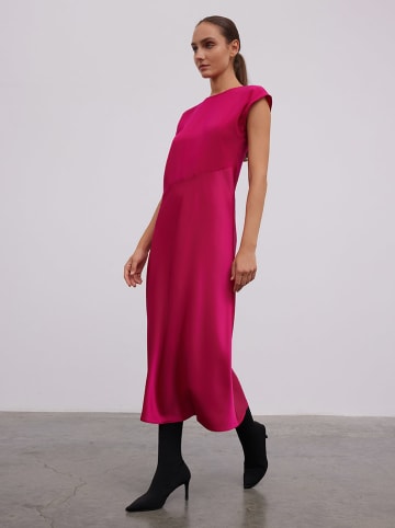 BGN Sukienka w kolorze różowym