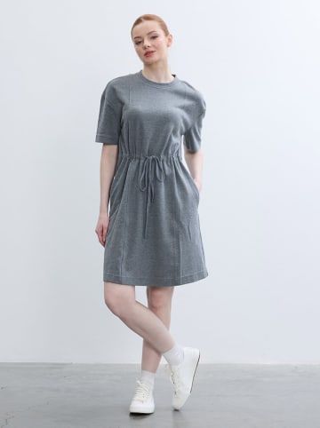 BGN Kleid in Grau