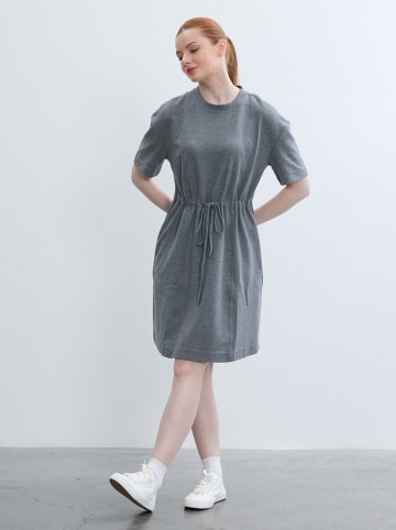 BGN Kleid in Grau