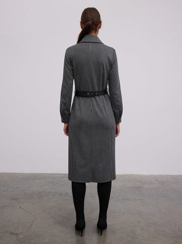 BGN Kleid in Schwarz/ Grau