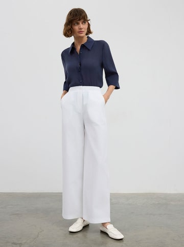 BGN Spodnie w kolorze białym