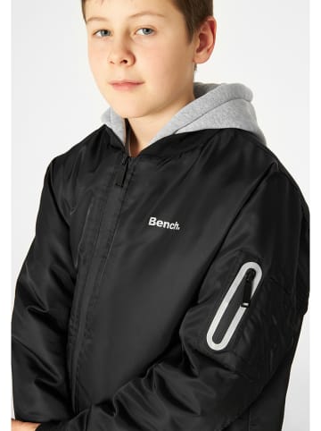 Bench Übergangsjacke "Bomper" in Schwarz