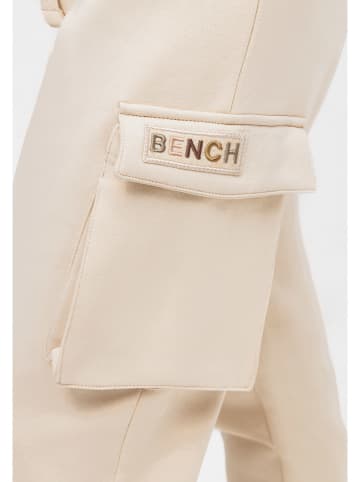 Bench Spodnie dresowe "Liat" w kolorze beżowym