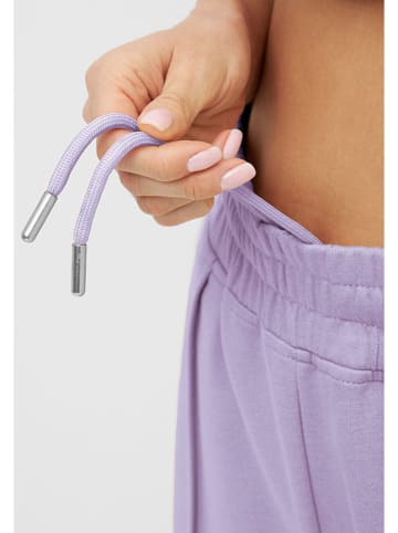 Bench Spodnie dresowe "Alba" w kolorze fioletowym