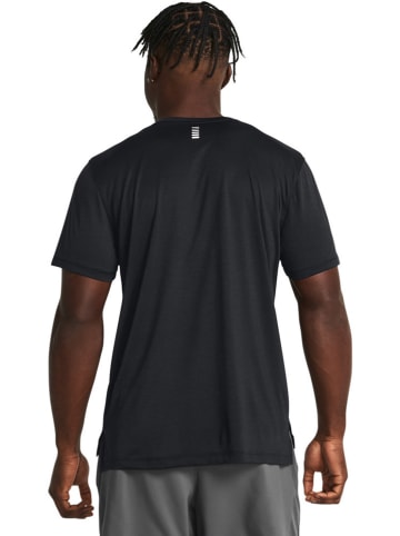 Under Armour Trainingsshirt "Launch" in Schwarz