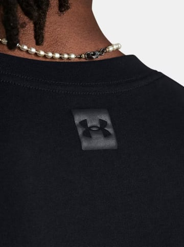 Under Armour Longsleeve in Schwarz