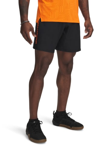 Under Armour Trainingsshorts in Schwarz