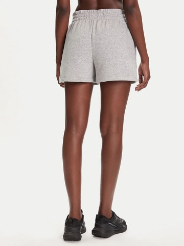 Under Armour Sweatshort "Rival" grijs