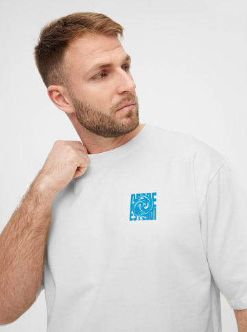 Derbe Shirt in Weiß/ Hellblau