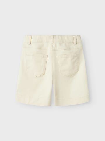 name it Shorts in Creme
