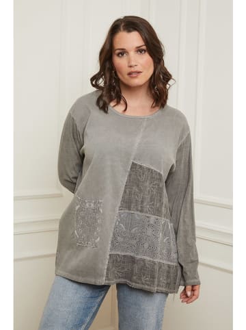 Curvy Lady Longsleeve in Grau