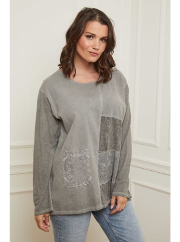 Curvy Lady Longsleeve in Grau