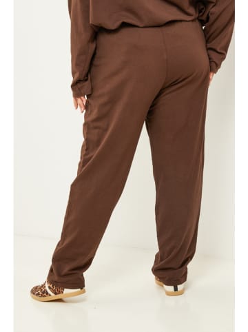 Curvy Lady Hose in Braun