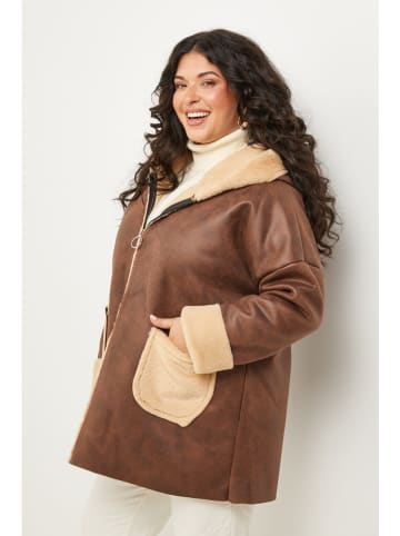 Curvy Lady Übergangsjacke in Braun