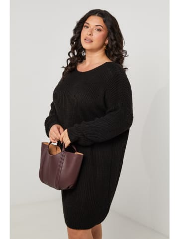 Curvy Lady Strickkleid in Schwarz