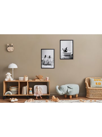 Folkifreckles Gerahmter Kunstdruck "Penguins Bath" - (B)30 x (H)40 cm