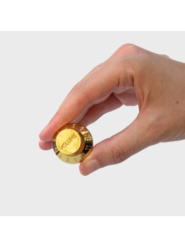 Luckies Original Talizman "Turn Me On" w kolorze złotym - dł. 2,9 cm