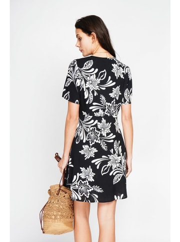 ASSUILI Kleid in Weiß/ Schwarz